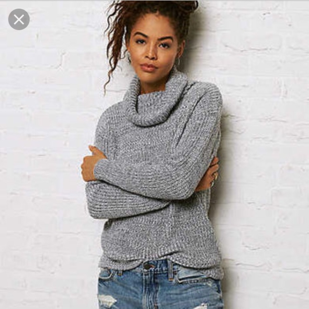 American Eagle sweater